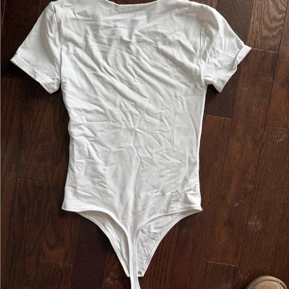 Babaton Cream Fabric Care Label - Picture 2 of 4